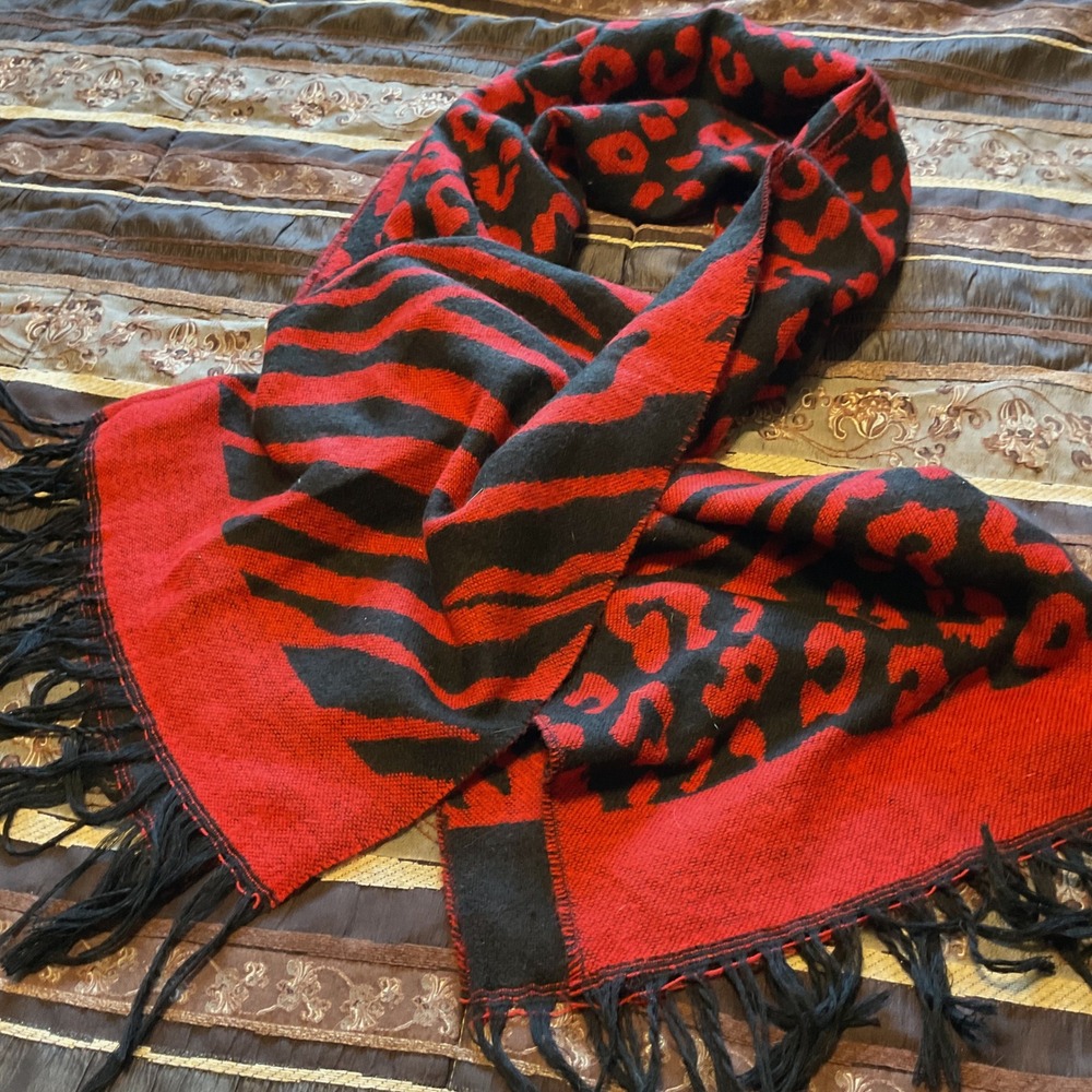 Claire France Scarf Womens OS Red Excellent Animal Print Leopard Zebra Fringe - Picture 2 of 6